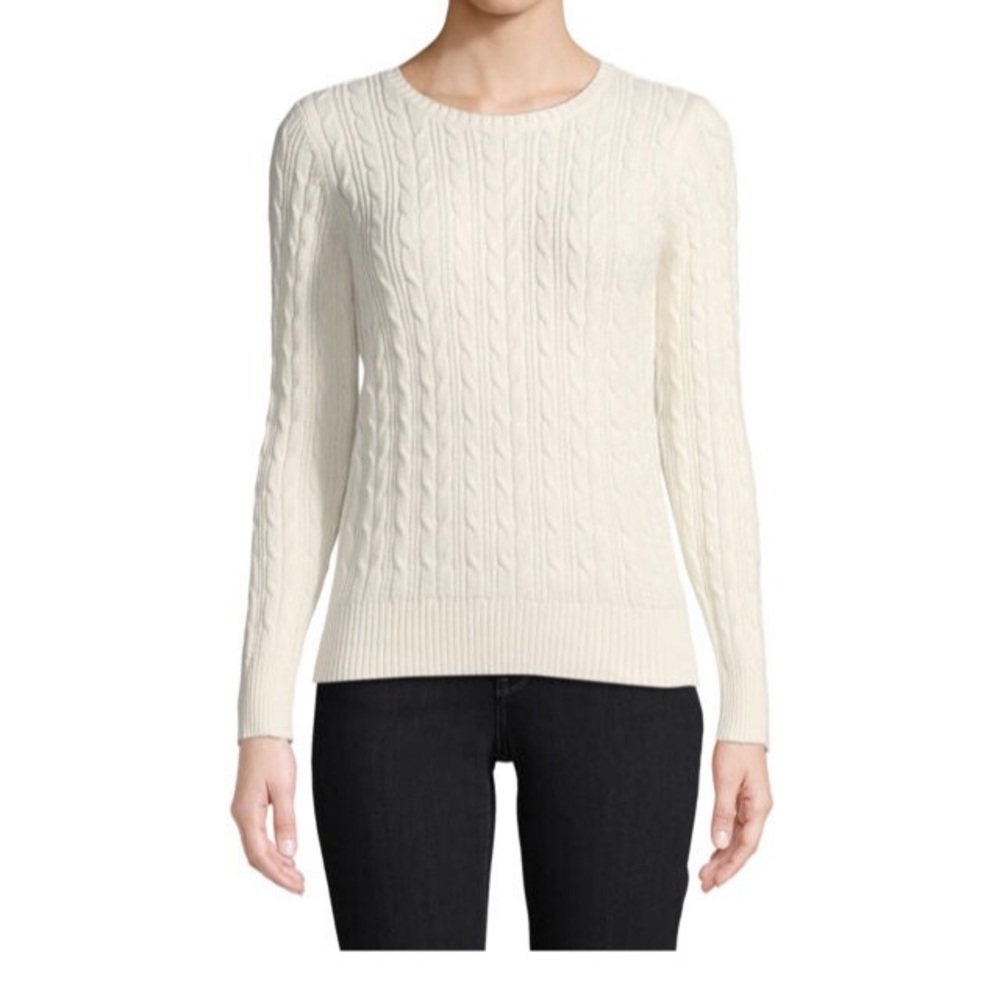 NWT!   St. John’s Bay crew neck sweater.  Size M